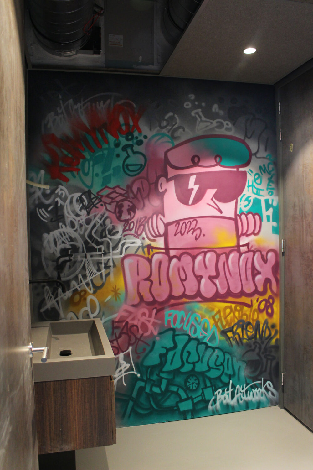 Branding walls rauwe graffiti Romynox