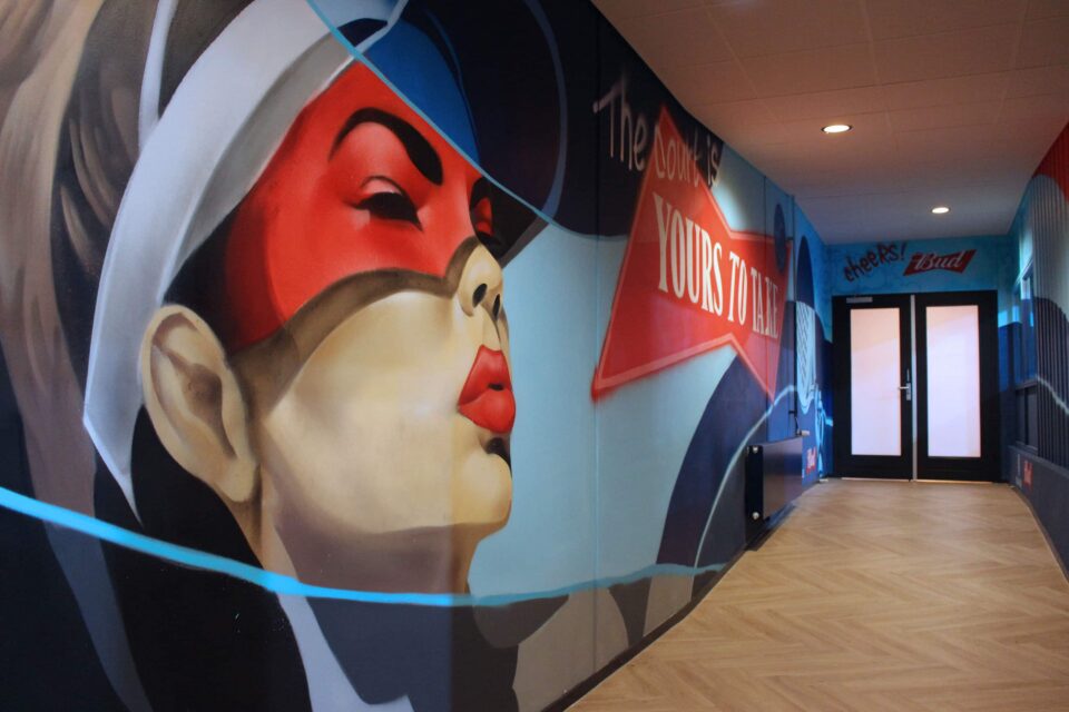 Bud x Plaza padel Laren mural BatArtworks
