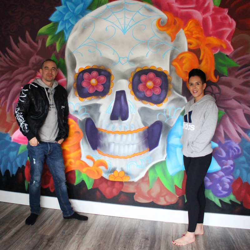 Graffitikunst sugar skull muurschildering